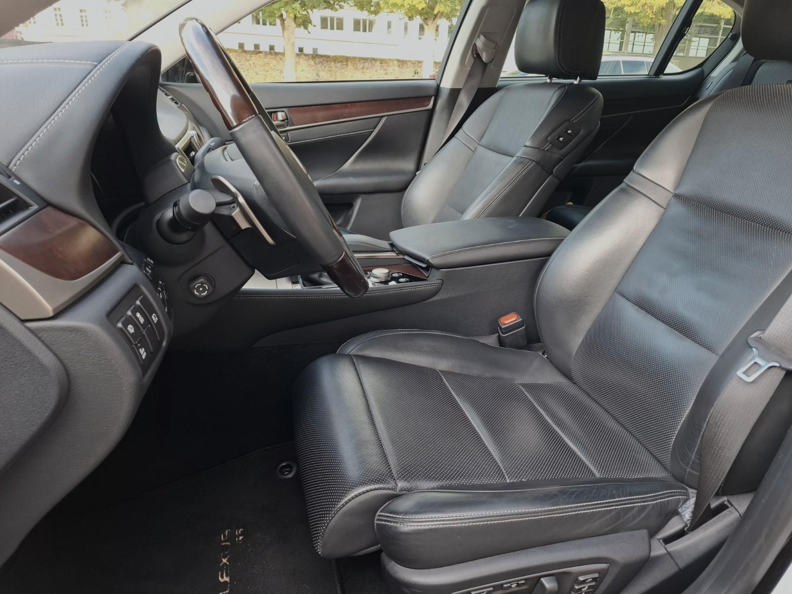 Lexus GS 450h Luxury Line * 8fach bereift * 345PS