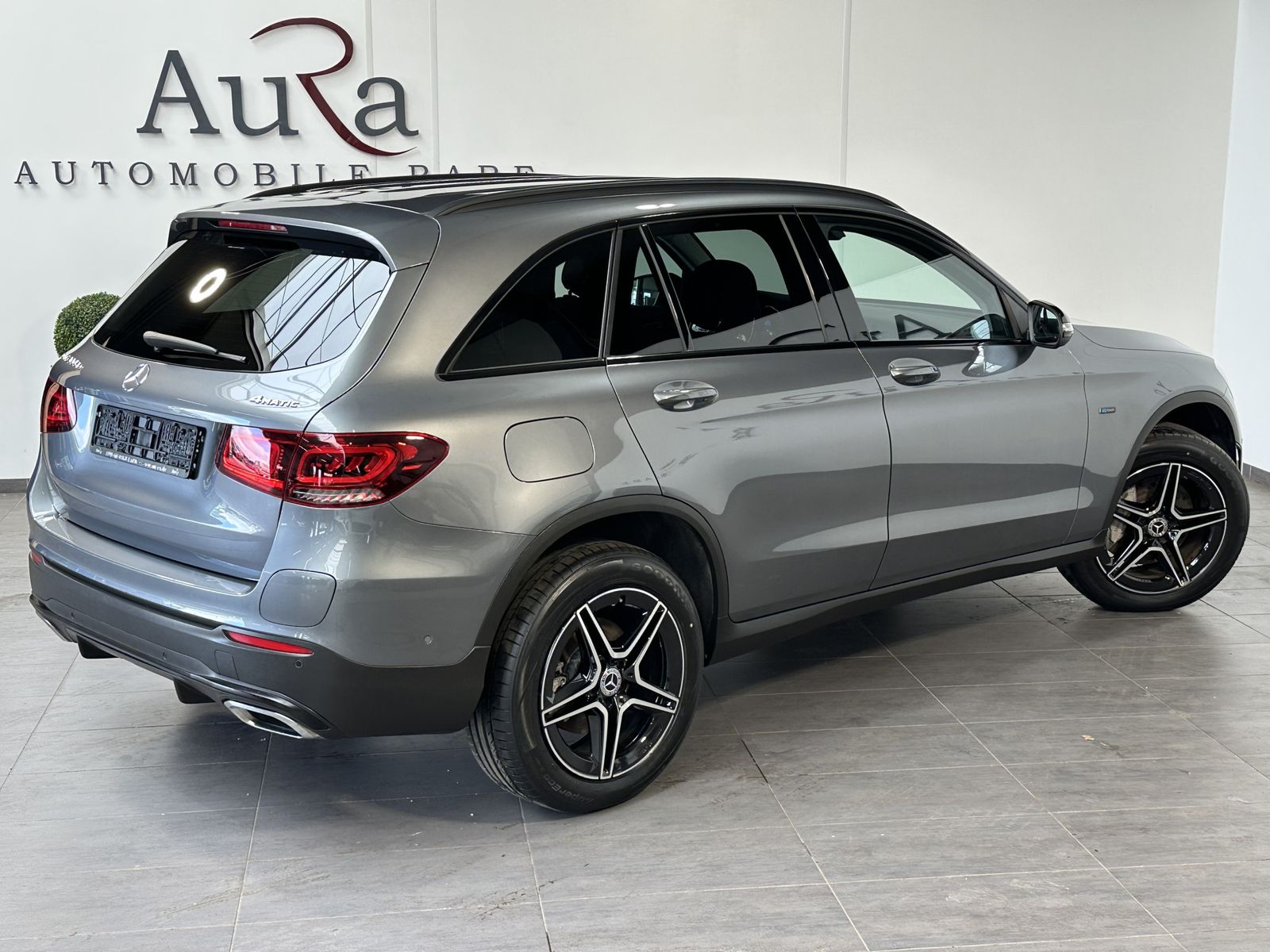 Fahrzeugabbildung Mercedes-Benz GLC 300de 4Matic AMG-Line NAV+LED+ACC+KAM+19ZOLL