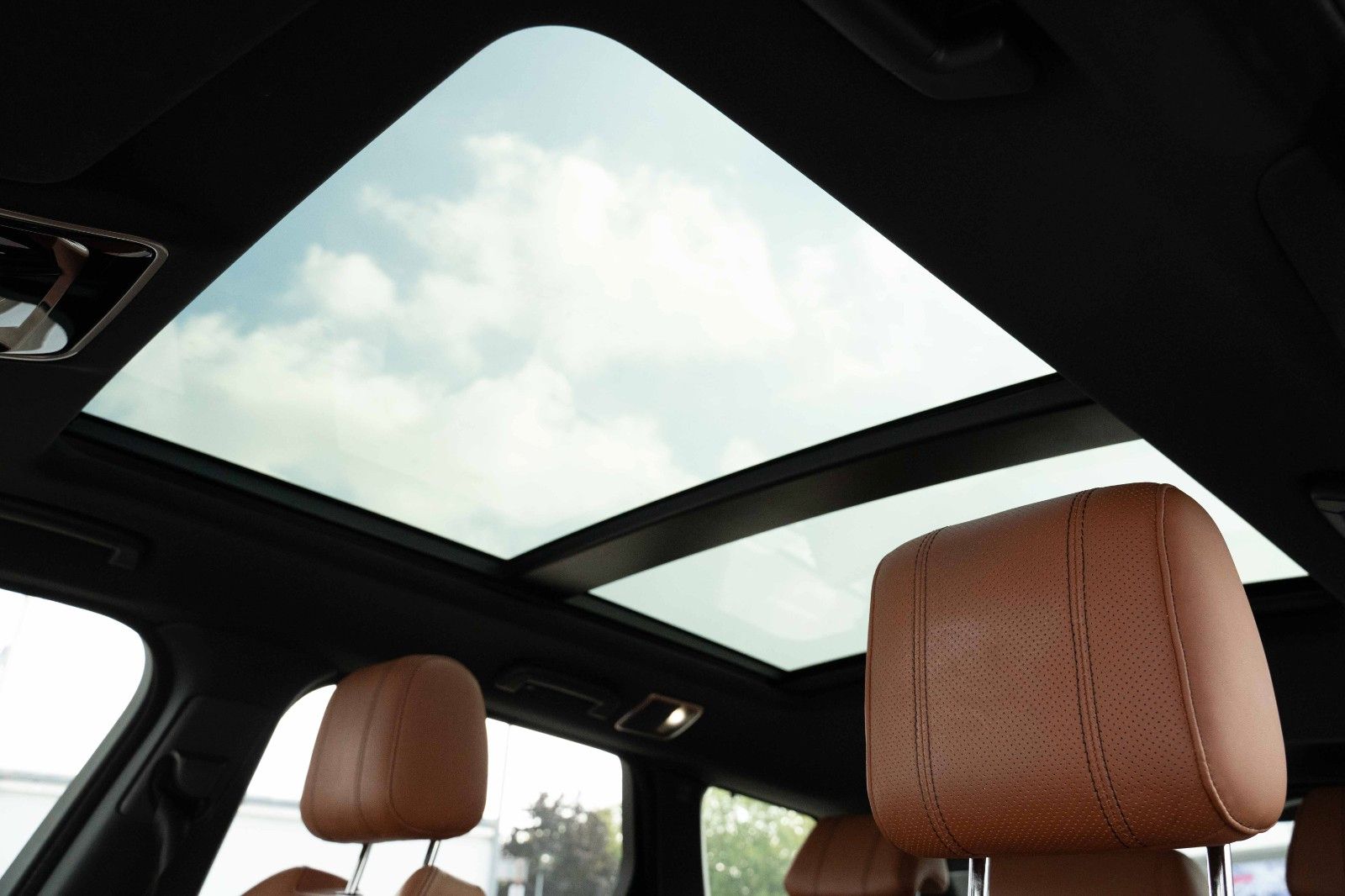 Fahrzeugabbildung Land Rover RANGE ROVER V6 AUTOBIOG LED VIRTC SITZBEL WLAN