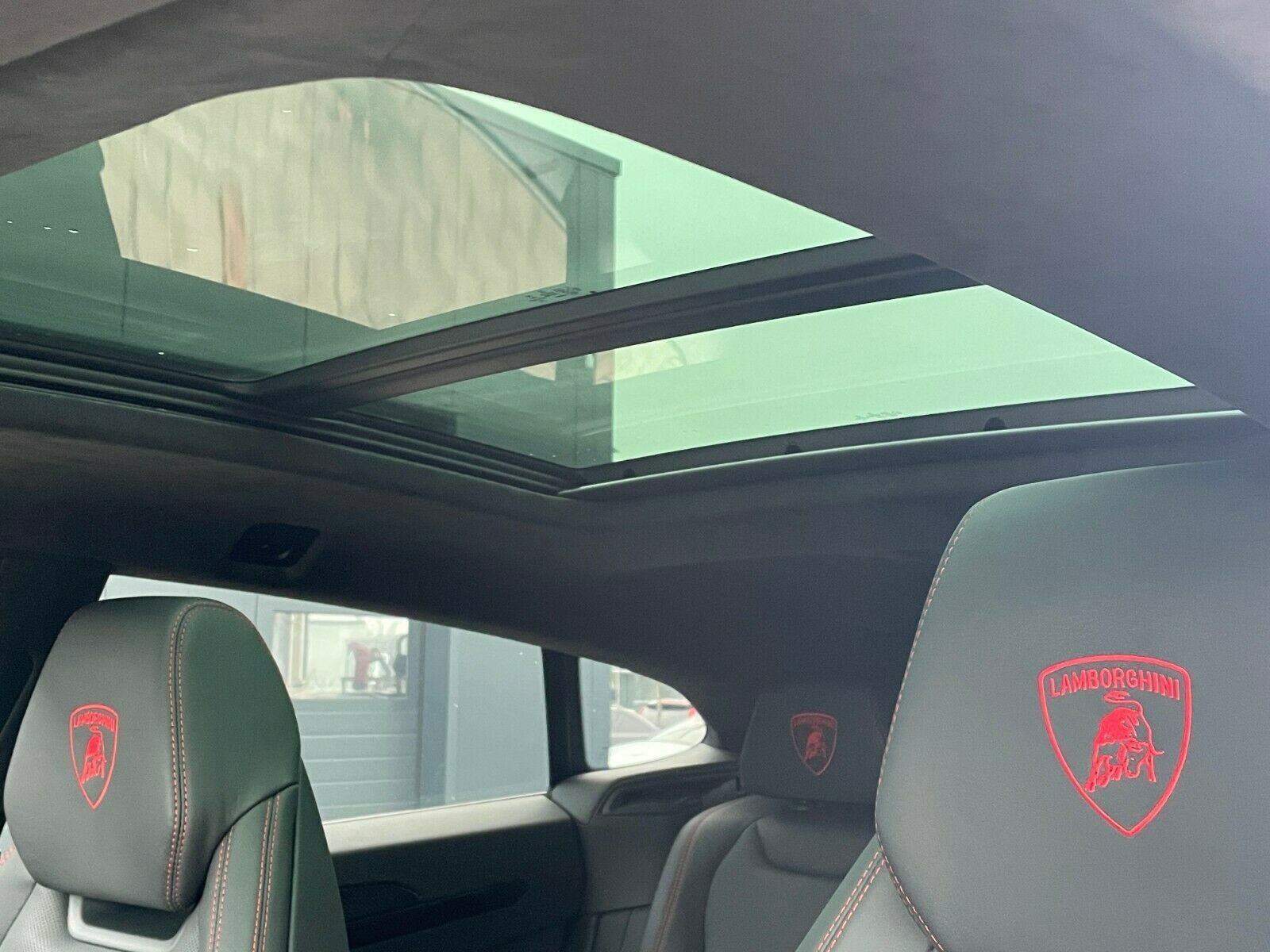 Fahrzeugabbildung Lamborghini Urus LP650 *PANO*Carbon*HeUp*23*Miete*Mietkauf*