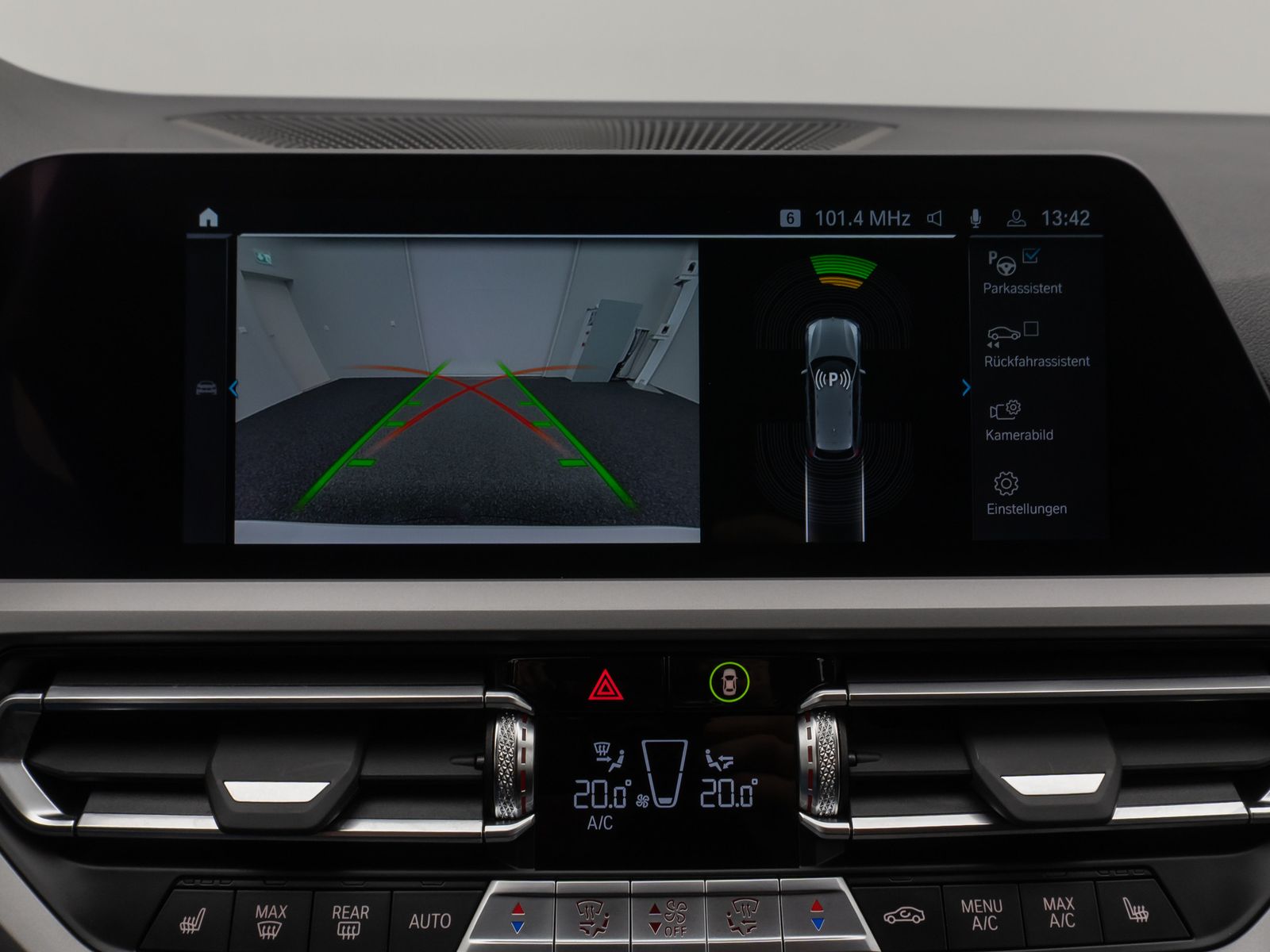Fahrzeugabbildung BMW 320e  Kamera Laser HUD DAB HiFi Komfort Alarm