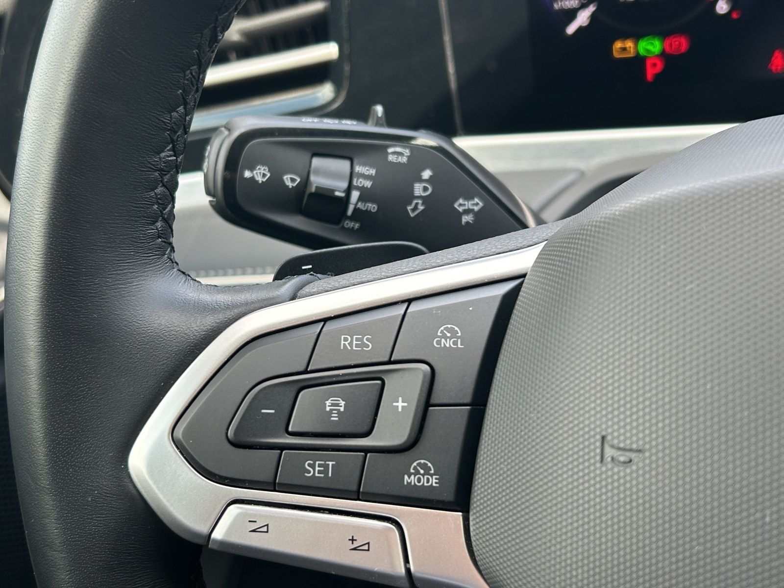 Fahrzeugabbildung Volkswagen Passat Variant Business TDI DSG LED ACC AHK SHZ