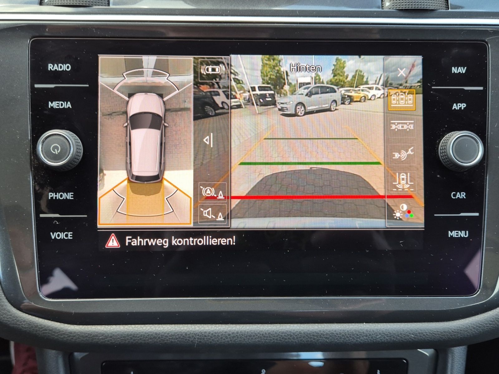 Fahrzeugabbildung Volkswagen Tiguan Allspace TSI Elegance DSG 4M Matrix Navi