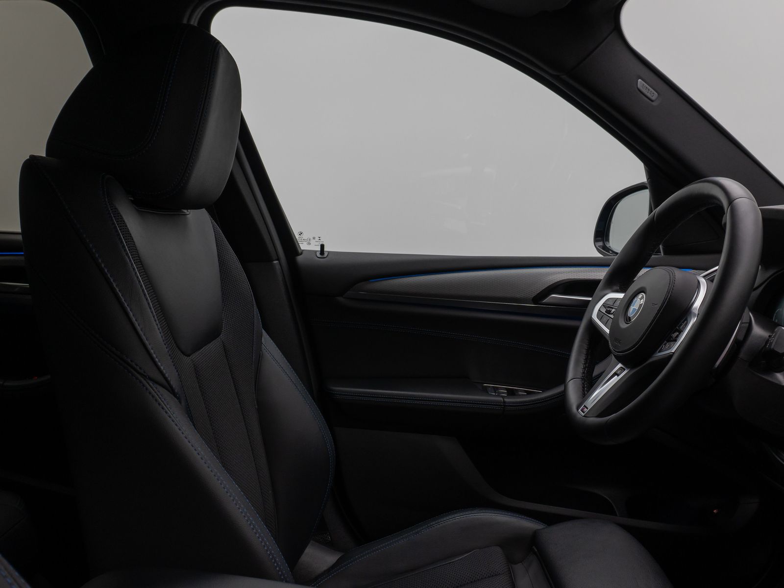 Fahrzeugabbildung BMW X3 xD30e M Sport Kamera HUD DAB HiFi AHK Komfort