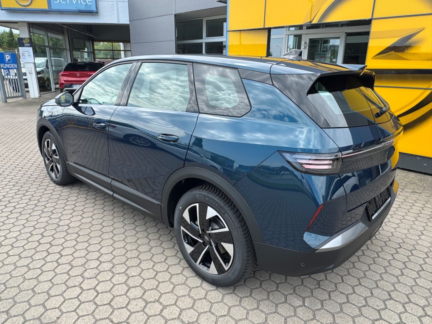Fahrzeugabbildung Opel Grandland 1.2 Edition SHZ+LHZ+Kamera+Allwetter
