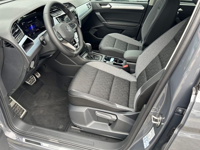 Fahrzeugabbildung Volkswagen Touran 1,5 TSI DSG 7-SITZER AHK KEYLESS NAVI APP