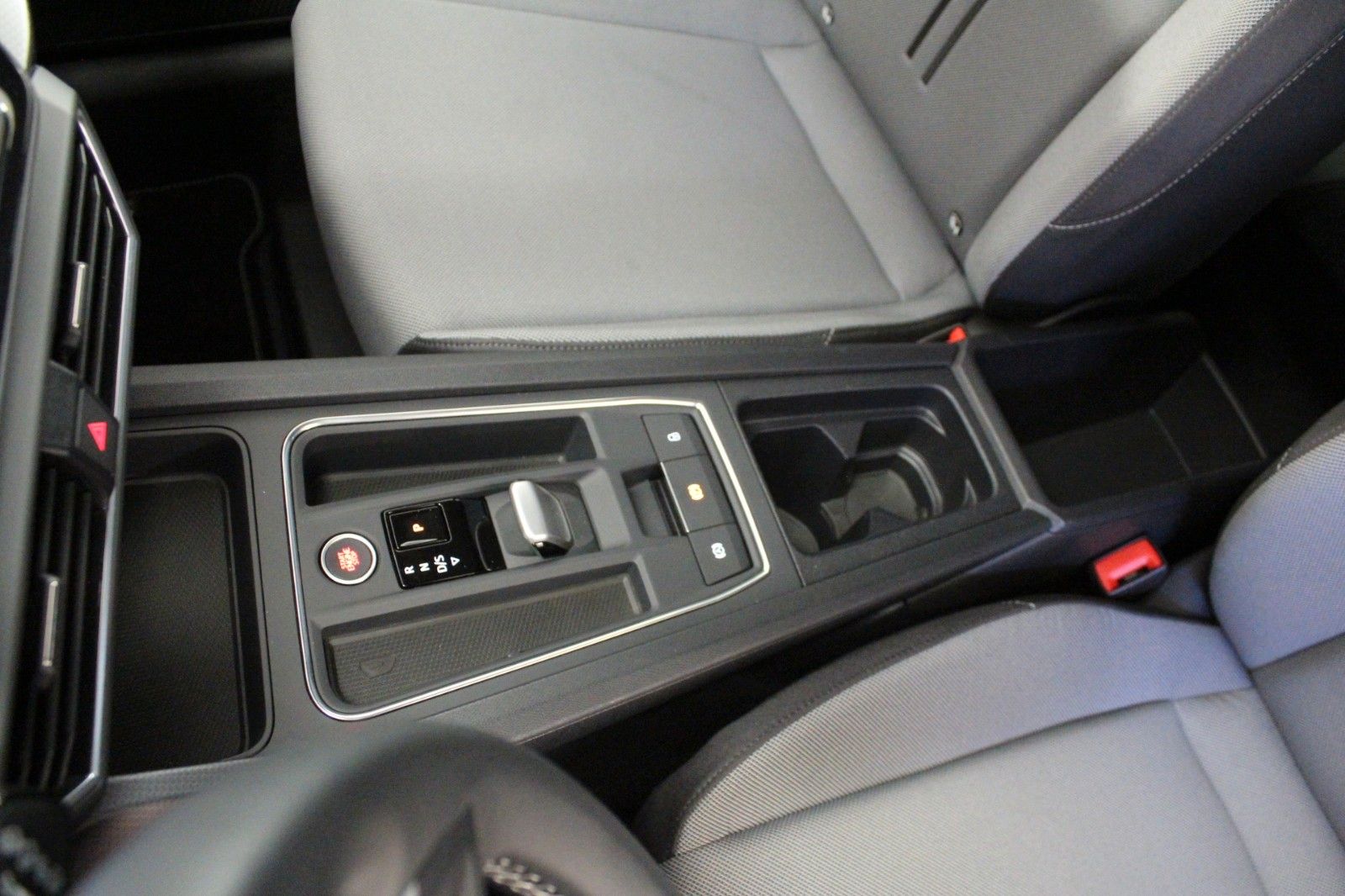 Fahrzeugabbildung SEAT Leon Sportstourer 1.5 Style DSG Automatik