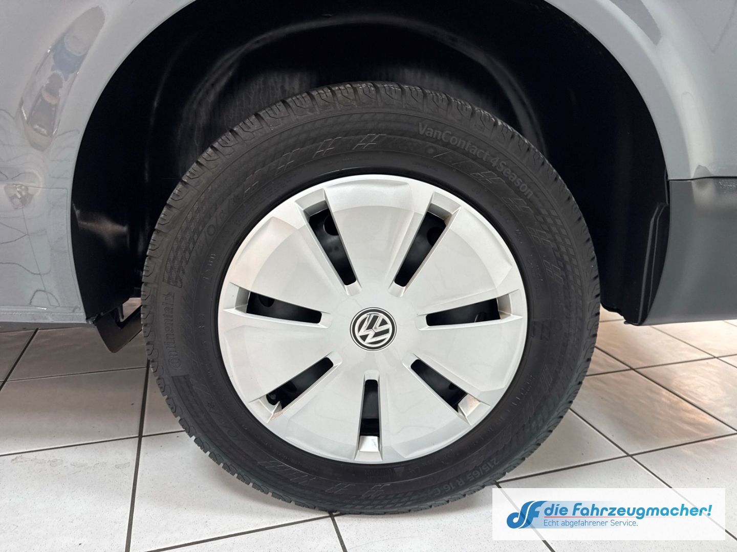 Fahrzeugabbildung Volkswagen Transporter T6.1 Kombi 2.0 TDI 9.Si. AHK DAB Kam