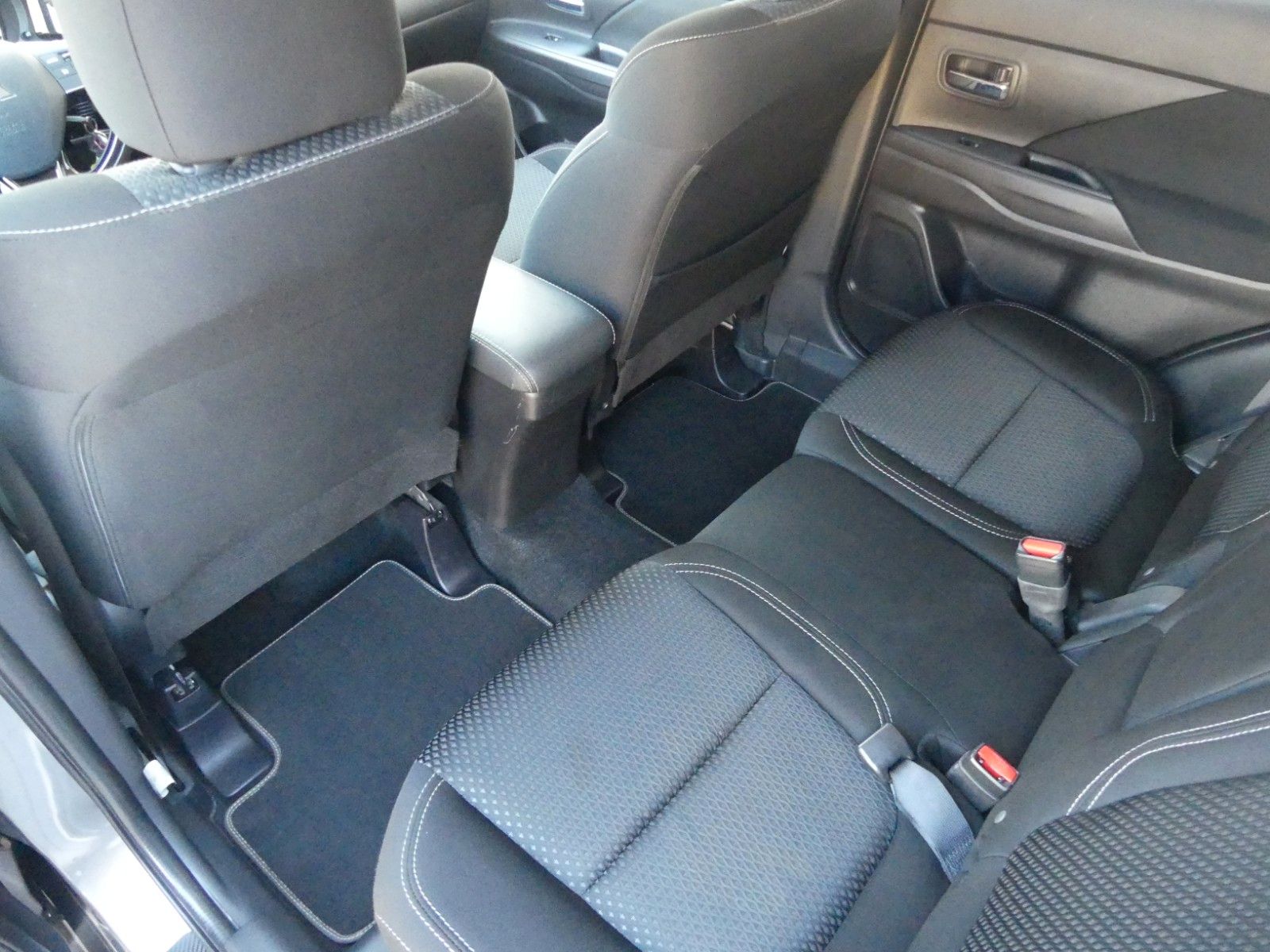 Fahrzeugabbildung Mitsubishi Outlander Diamant Edition 2WD*Gasanlage*Kamera*