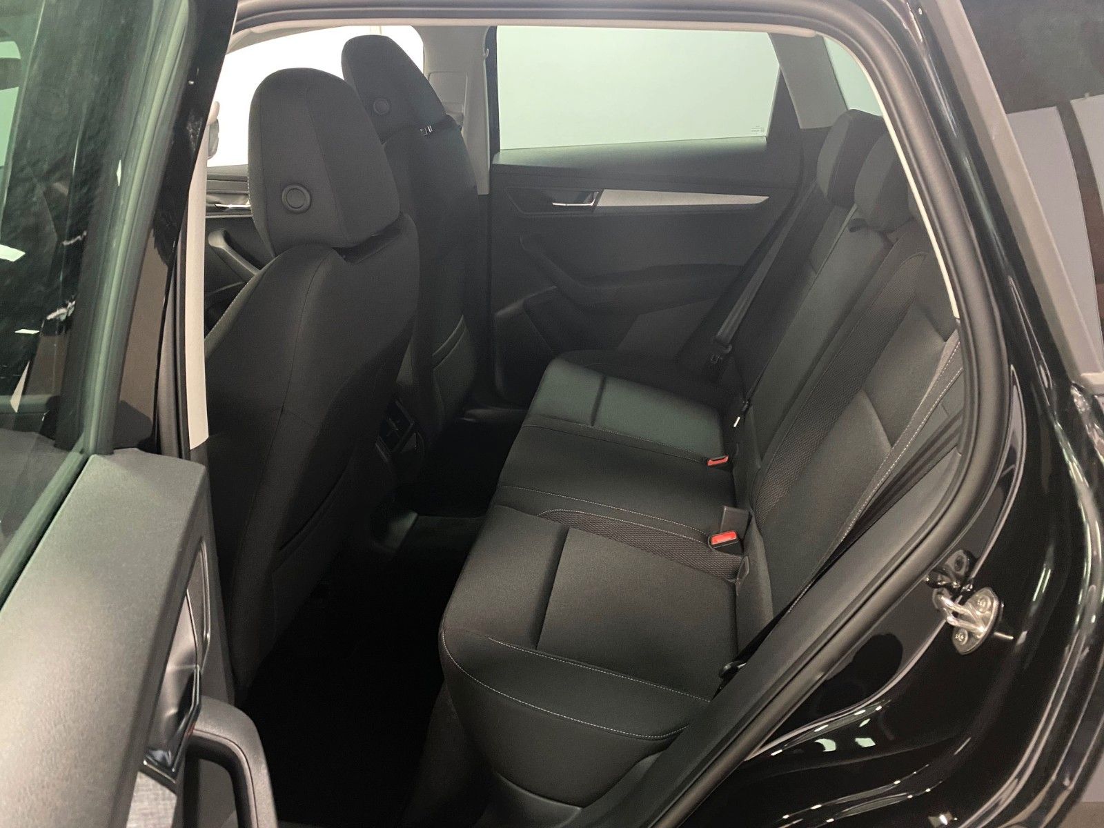 Fahrzeugabbildung SKODA Karoq 1.5 TSI DSG+Garantie 2030 oder 100tKM+NAVI