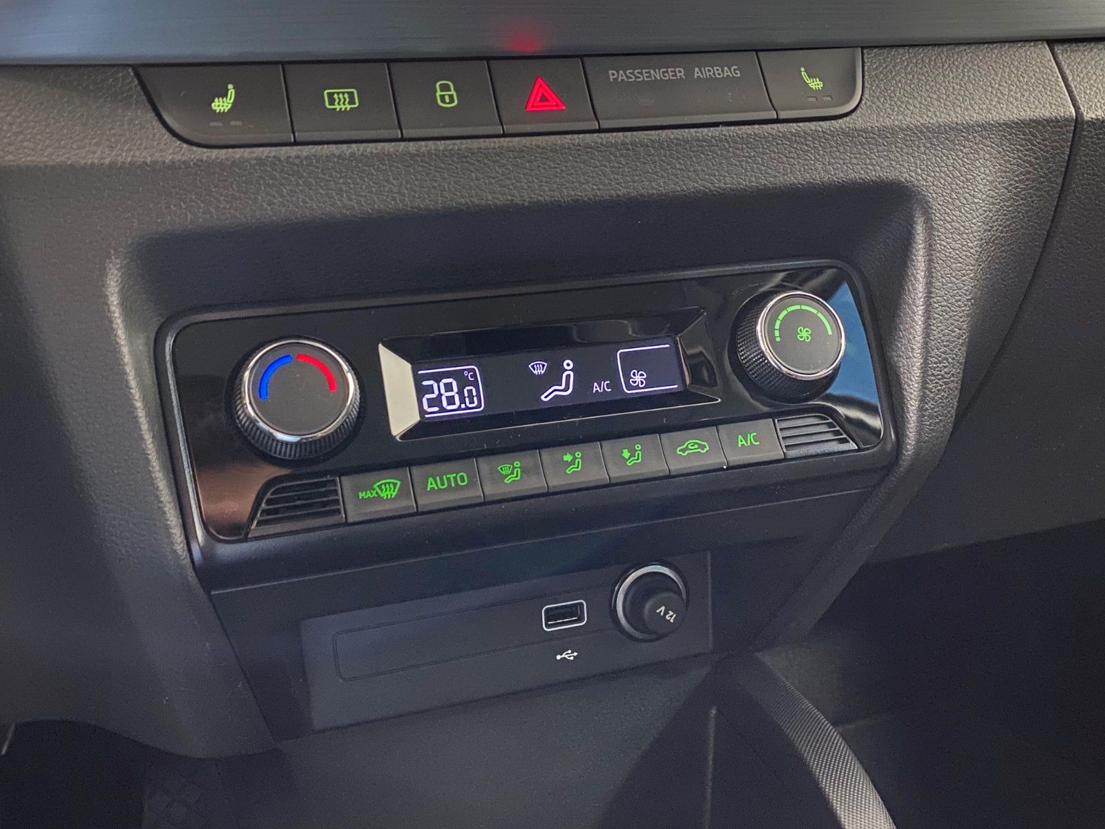 Fahrzeugabbildung SKODA Fabia 1.0 TSI AMBITION COMBI+3 Jahre GARANTIE+BC