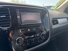 MITSUBISHI Outlander 2.2 DI-D Diamant Edition 4WD Schalter