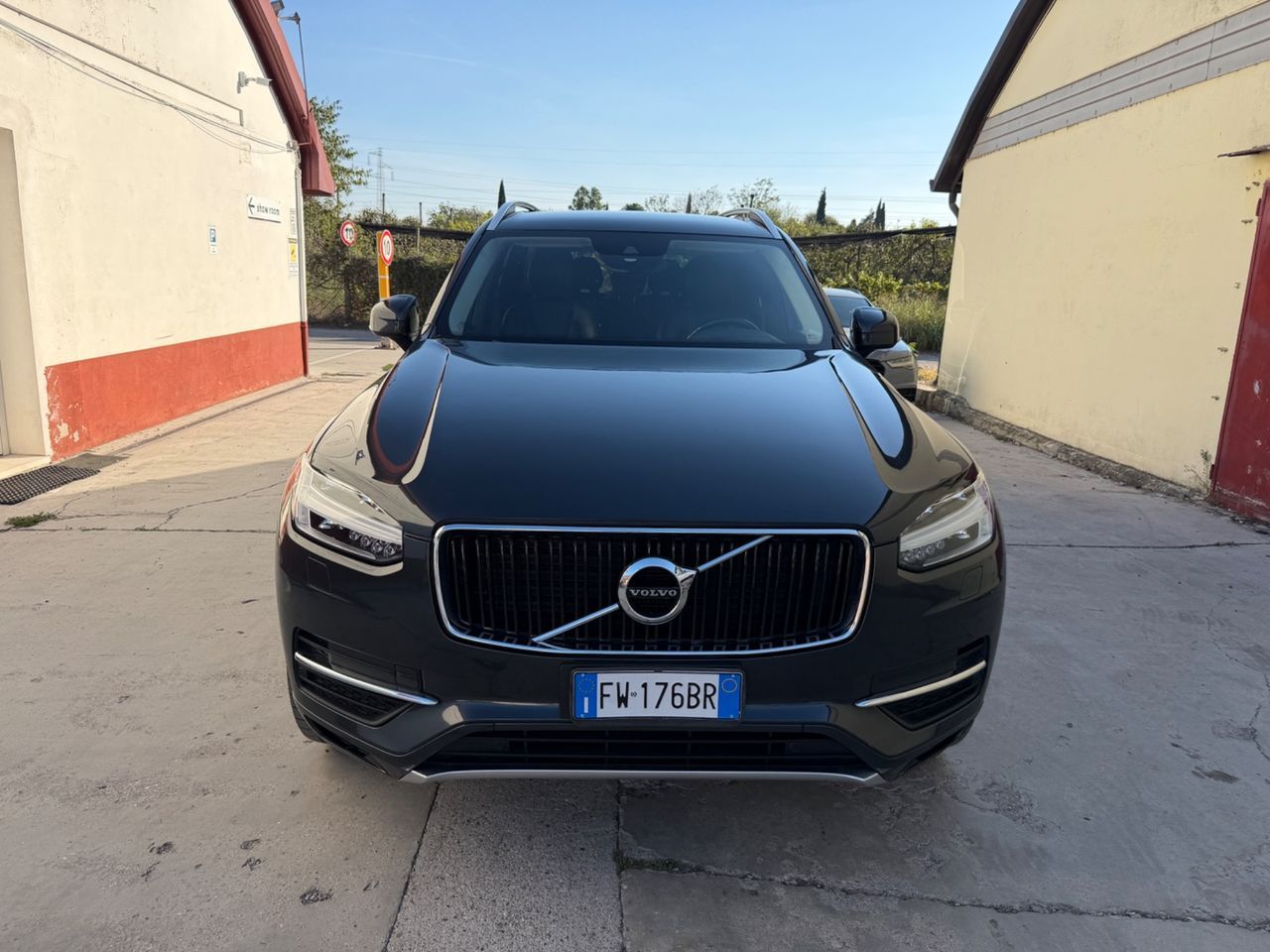 Volvo XC 90 D5 AWD 7 Posti Full Optional - 2019 imagem 2