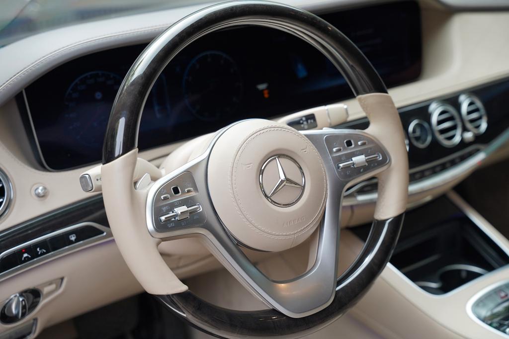 Mercedes-Benz S 600