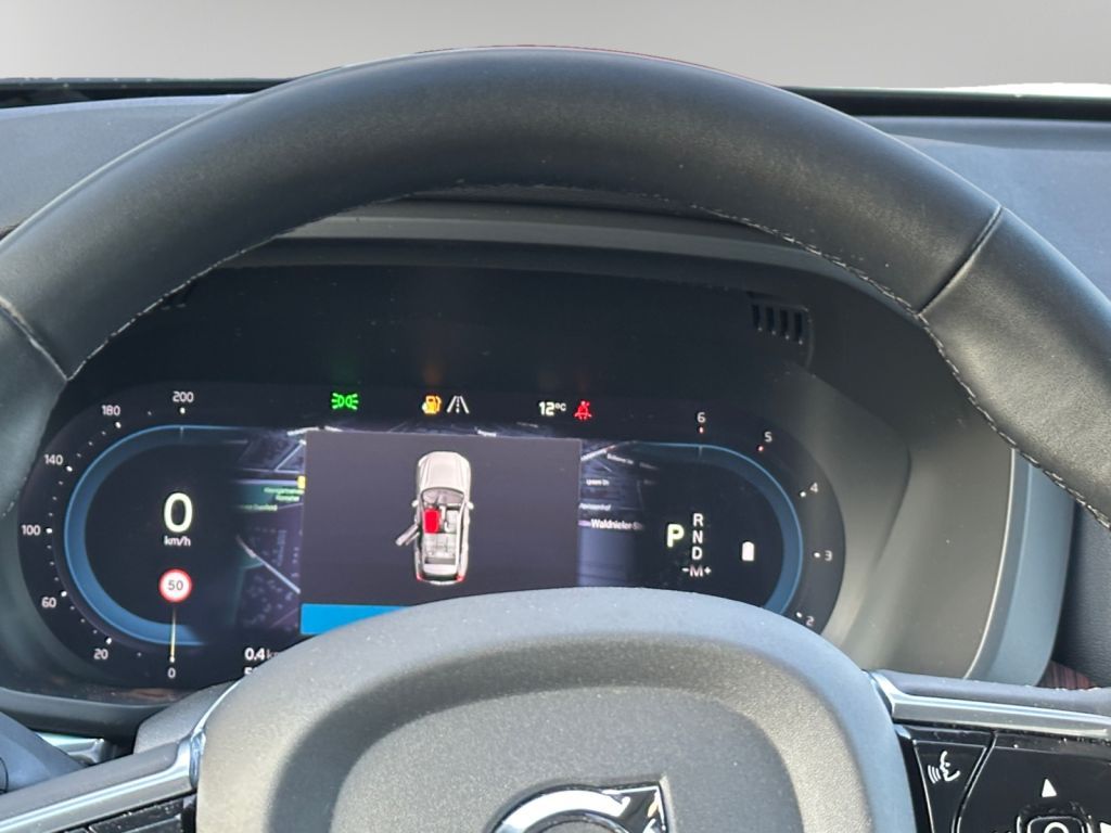 VOLVO XC60 B4 D Plus Bright,Fahreras.,Nappa,AHK,STHZ. VOLVO XC60 B4 D Plus Bright,Fahreras.,Nappa,AHK,STHZ.