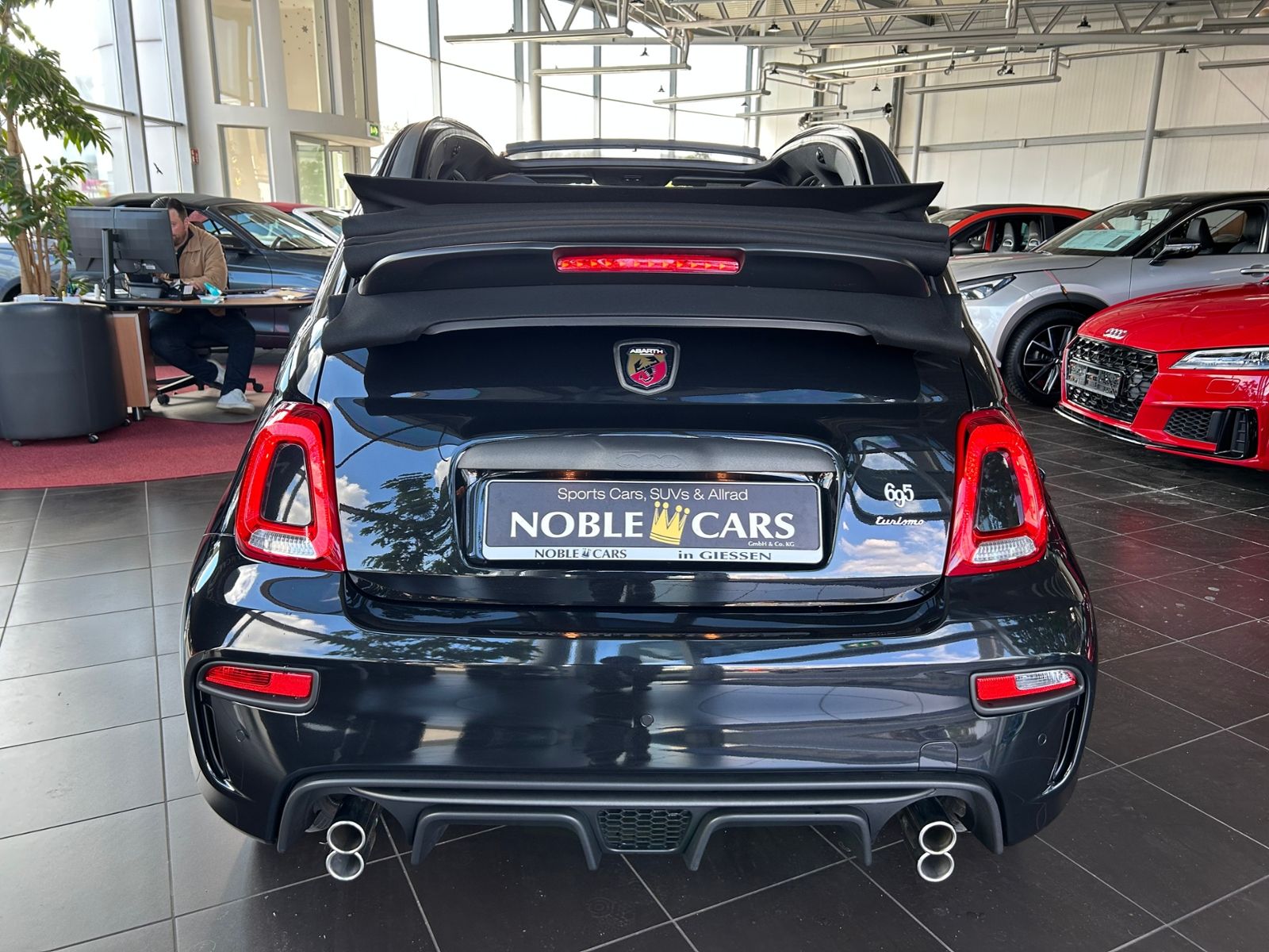 Fahrzeugabbildung Abarth 695C Cabrio Aut. LEDER CARPLAY PDC ALU