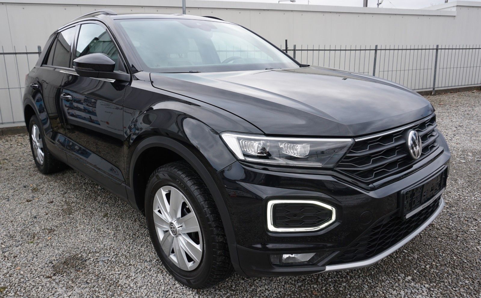Fahrzeugabbildung Volkswagen T-Roc Style, Leder, Kamera, Black Edition, LED
