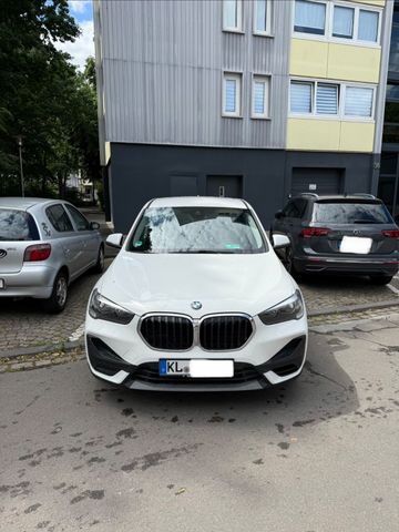 BMW X1 xDrive25e Advantage Steptronic Advantage |