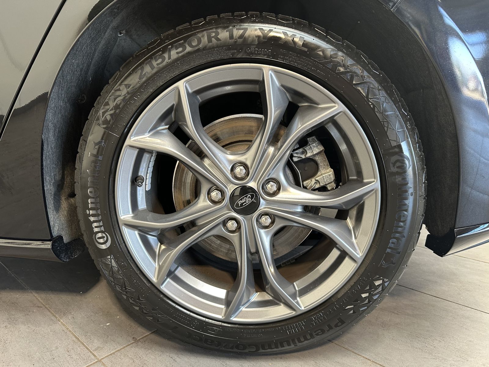 Fahrzeugabbildung Ford Focus 2.0 EB ST-Line NAV+LED+AHK+HUD+B&O+KAM+ACC