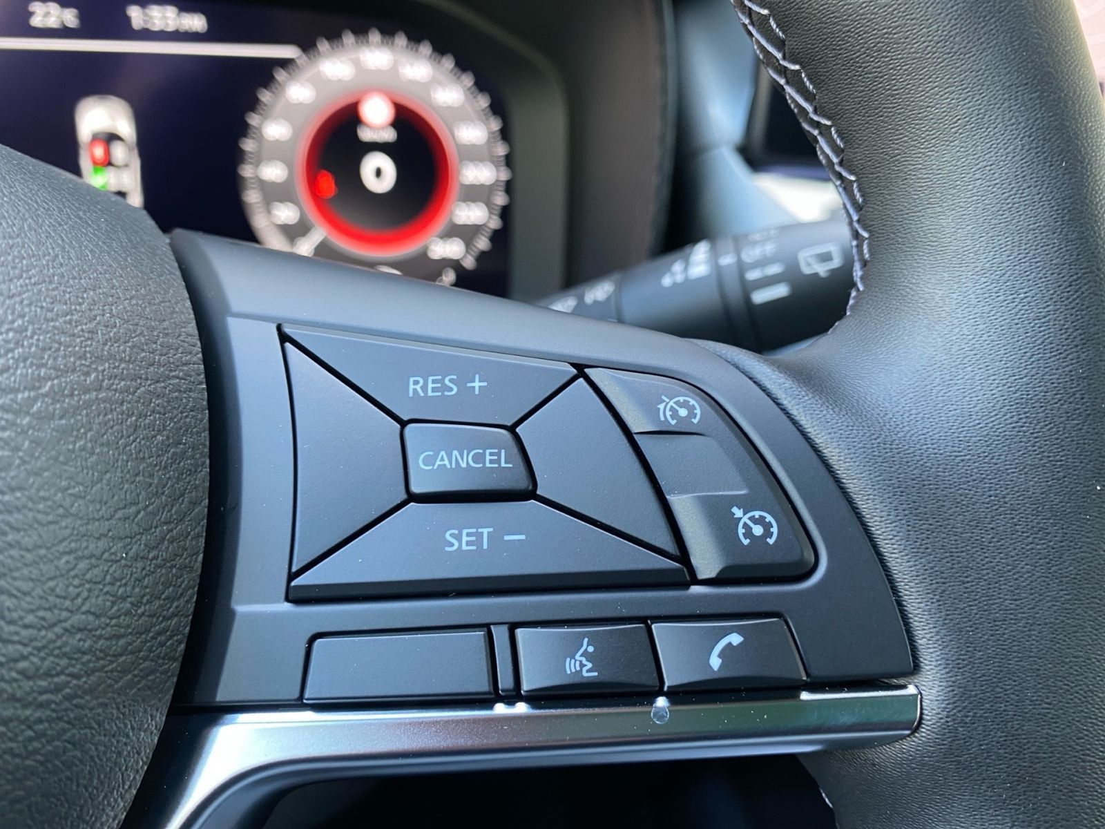 Fahrzeugabbildung Nissan Juke 1.0 DIG-T 6MT N-Connecta*Kamera*Alu*LED*PDC