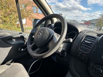 Opel Vivaro - 2