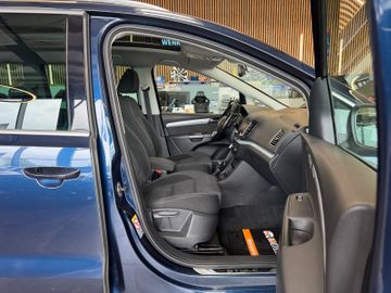 MYAUTOCENTER – Gebraucht- und Jahreswagen mit Werkstattservice in Pfaffenhofen Volkswagen Sharan*7SITZER*AHK*PANO*DCC*PDC*Bi-XENON*TEMPO*N