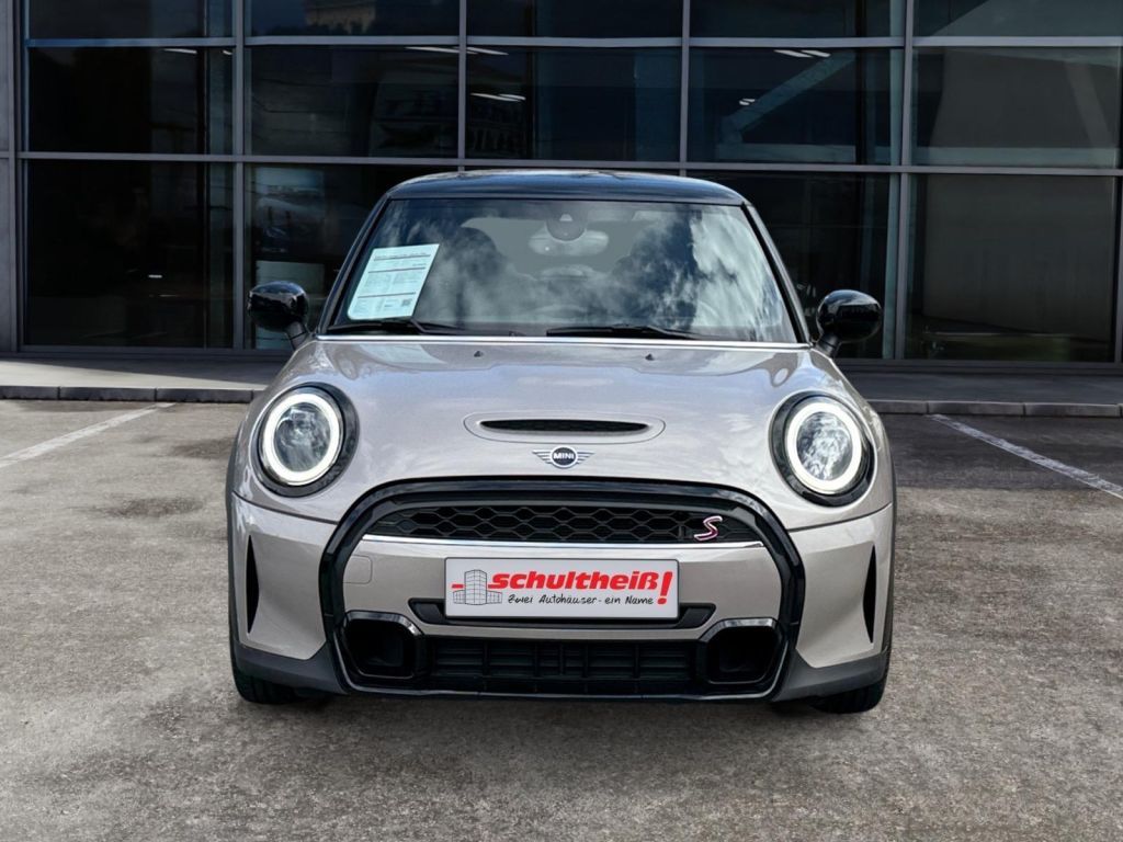 Fahrzeugabbildung MINI Mini Cooper S Aut. Classic Trim