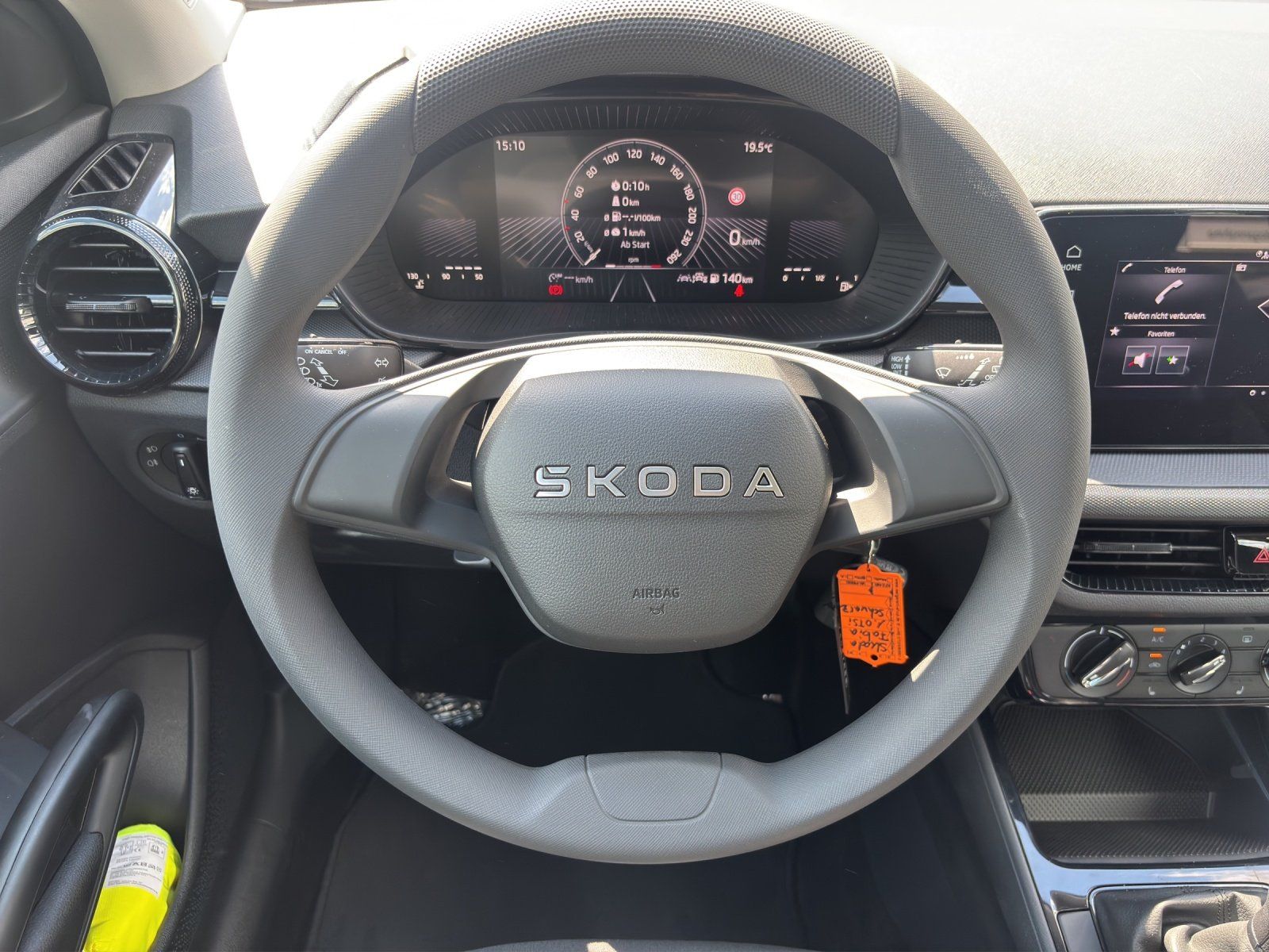 Fahrzeugabbildung SKODA Fabia Essence 1,0 TSI 70 kW
