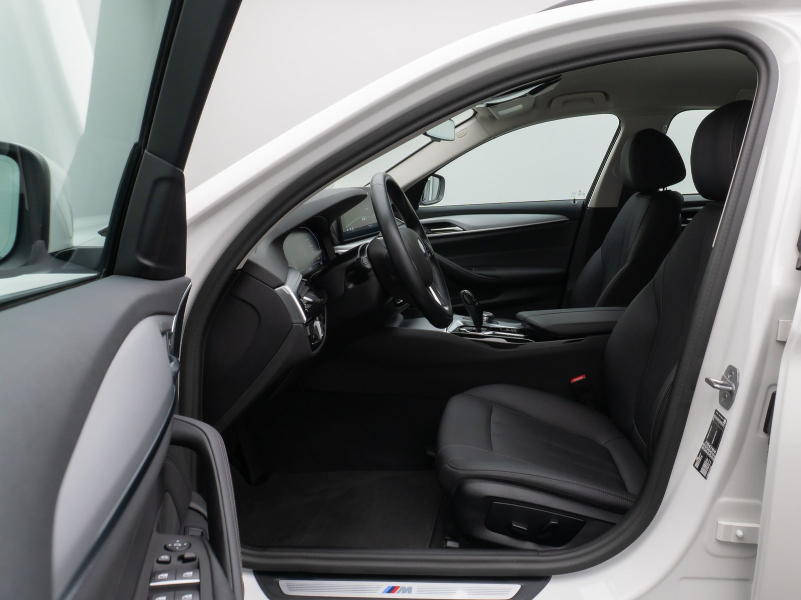 Fahrzeugabbildung BMW 520d Kamera DAB Leder 4xKlima AHK Alarm Sport