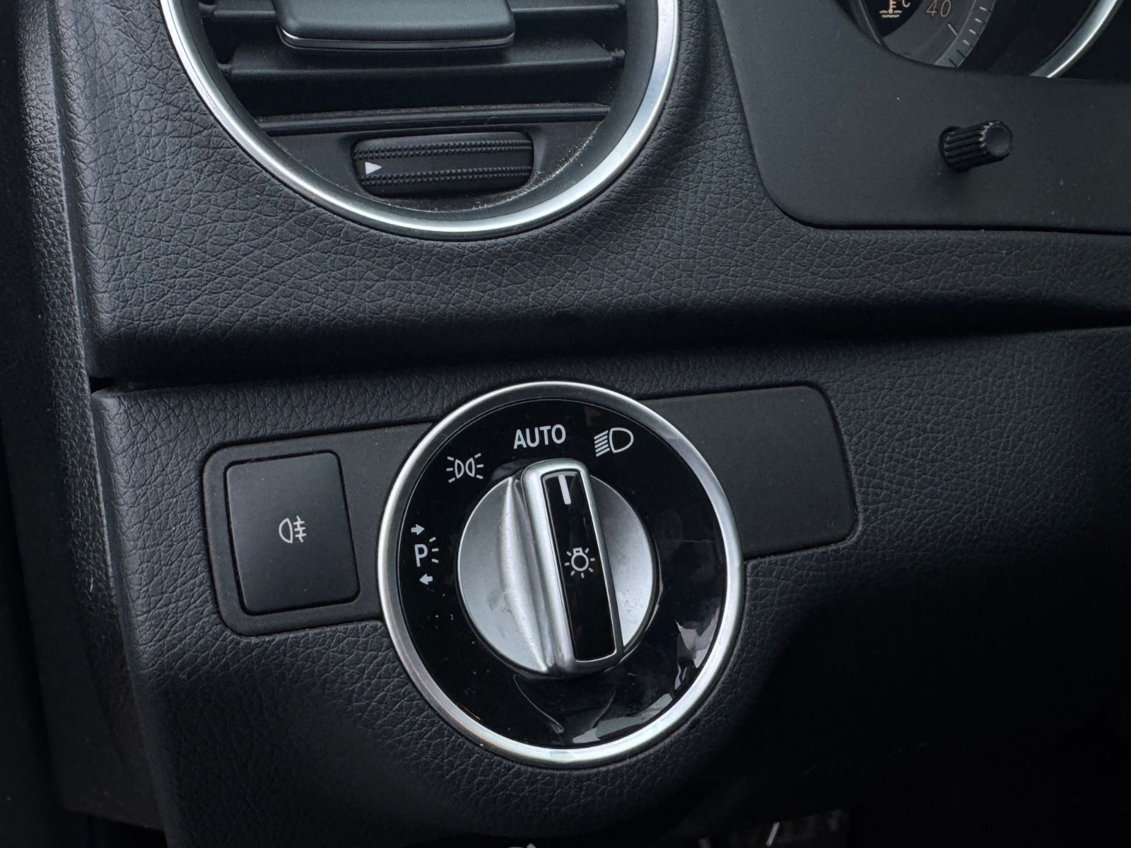 Fahrzeugabbildung Mercedes-Benz C 180 C -Klasse Coupe AMG-Line*Pano*Kamera*LED