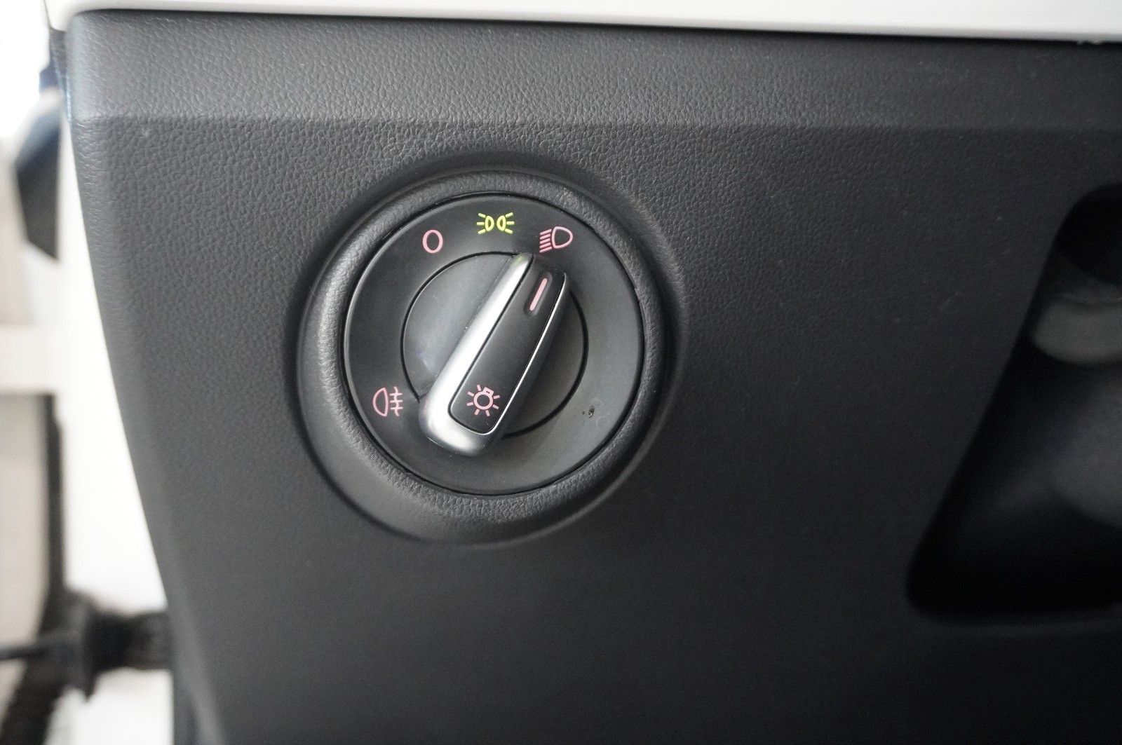 Fahrzeugabbildung SEAT Mii 1.0 MPI CHIC 3-TÜR KLIMA/PDC/USB/TEMP./AUX