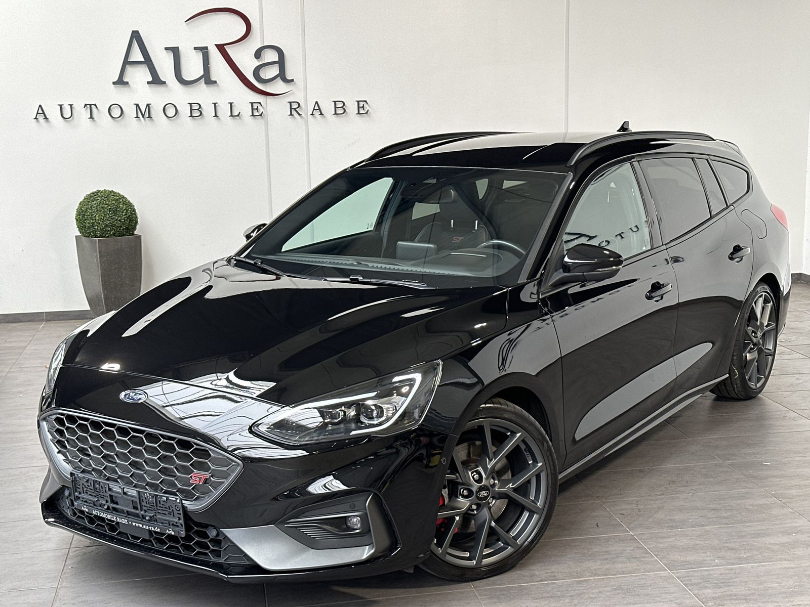 Fahrzeugabbildung Ford Focus Turnier 2.0 EB ST NAV+LED+ACC+AHK+KAM+19ZO