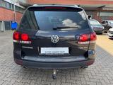 Volkswagen Touareg V6 TDI 4X4 MEGA VOLL SCHECKHEFT GEFPLEGT - Volkswagen Touareg aus 2007: TDI