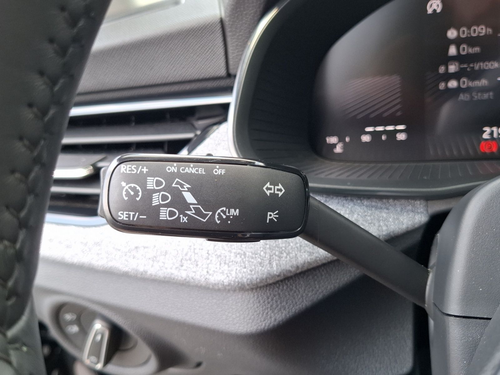 Fahrzeugabbildung SKODA Scala TSI Selection Matrix APP SHZ GRA RFK DAB L