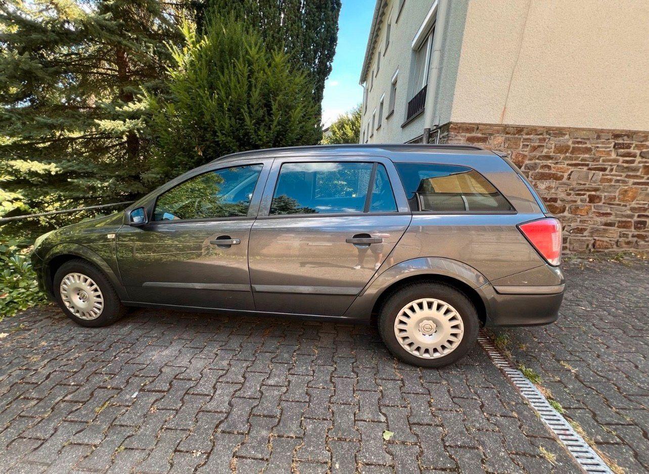 Opel Astra 2009 — engine 116 HP (85kW)
