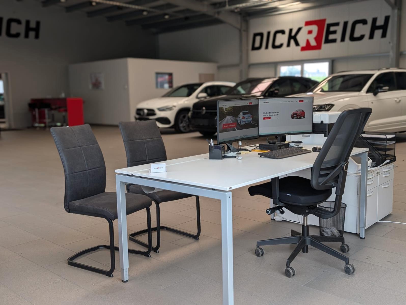 showroom-image-bottom