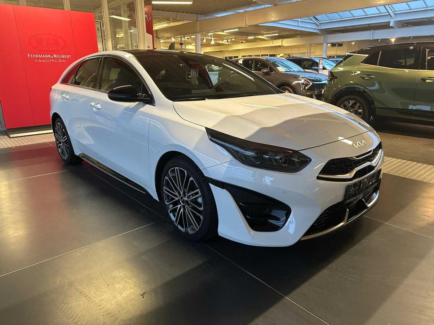 Kia PROCEED 1.5T DCT7 GTL TEC GD 18Z LEDER