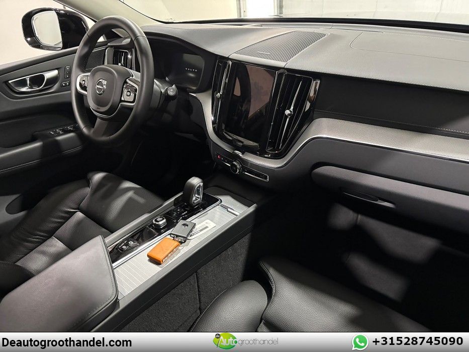 Volvo XC60 2.0 T8 Plug-in hybrid AWD Ultra Dark imagem 3