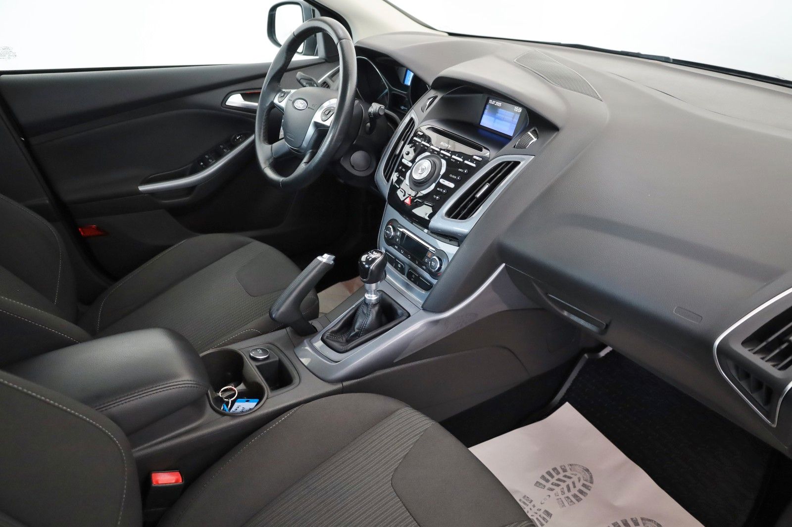 Fahrzeugabbildung Ford Focus Lim. Titanium Easy-Driver-Paket,Allwetter