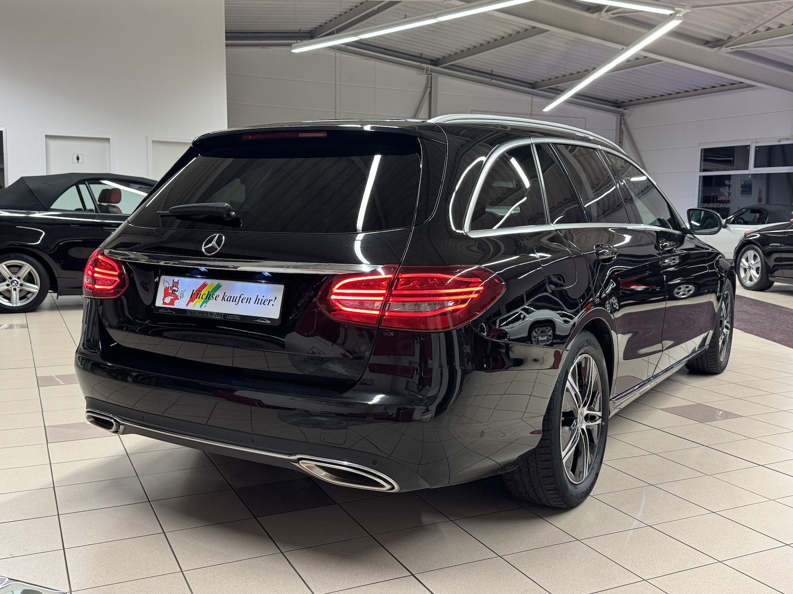 Fahrzeugabbildung Mercedes-Benz C 300 T Aut. /LED/HuD/Distro/Spur/VZE