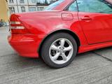 Mercedes-Benz SLK 320 // Rentnerbesitz // BOSE // SHZ // PDC - rote Mercedes-Benz SLK-Klasse