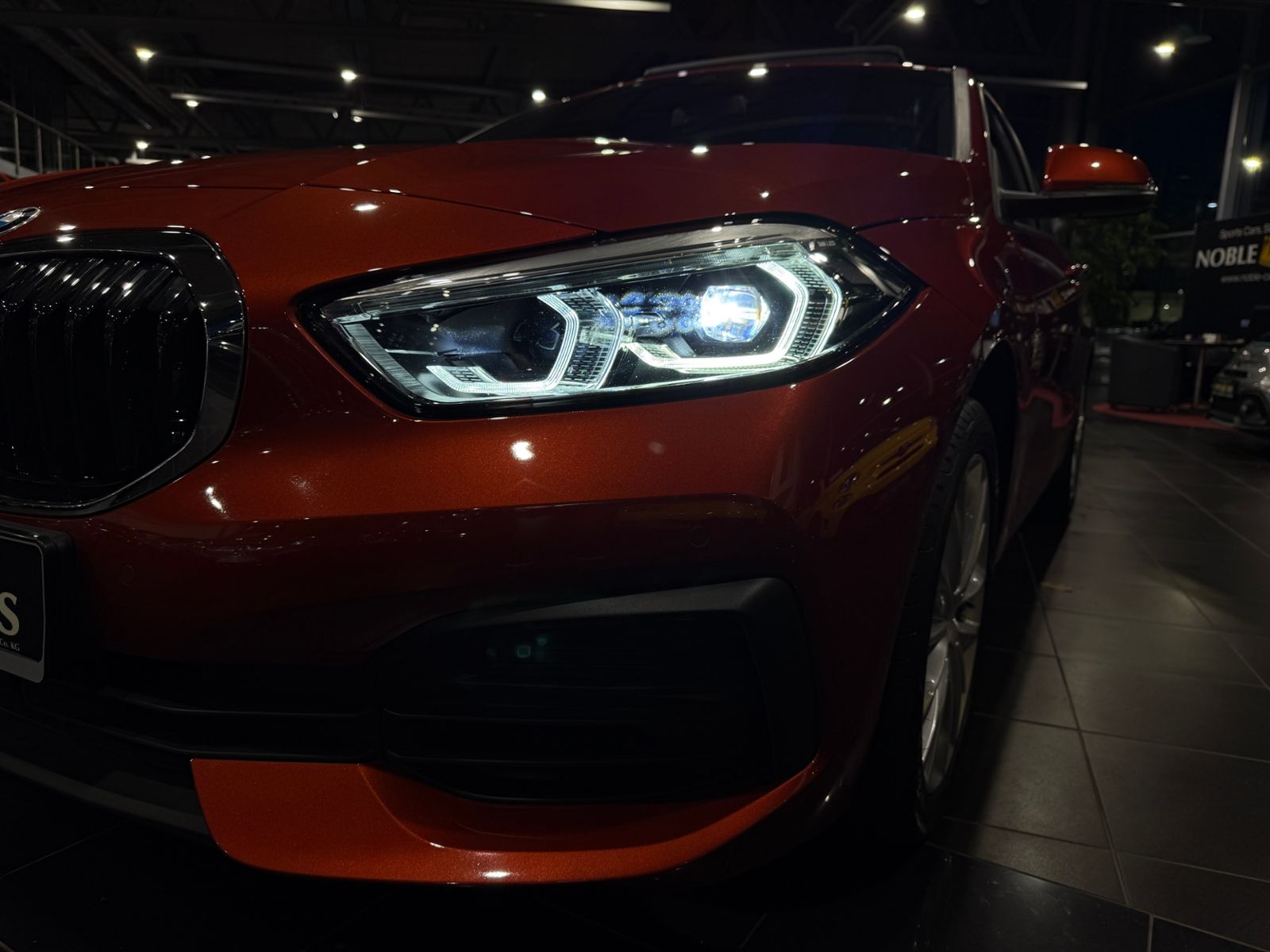 Fahrzeugabbildung BMW 120 i Advantage PANO AHK LED NAVI