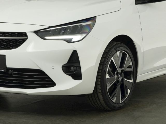 Corsa-e F GS-LINE 50kWH AT+LED LICHT+NAVI+RÜCKFA