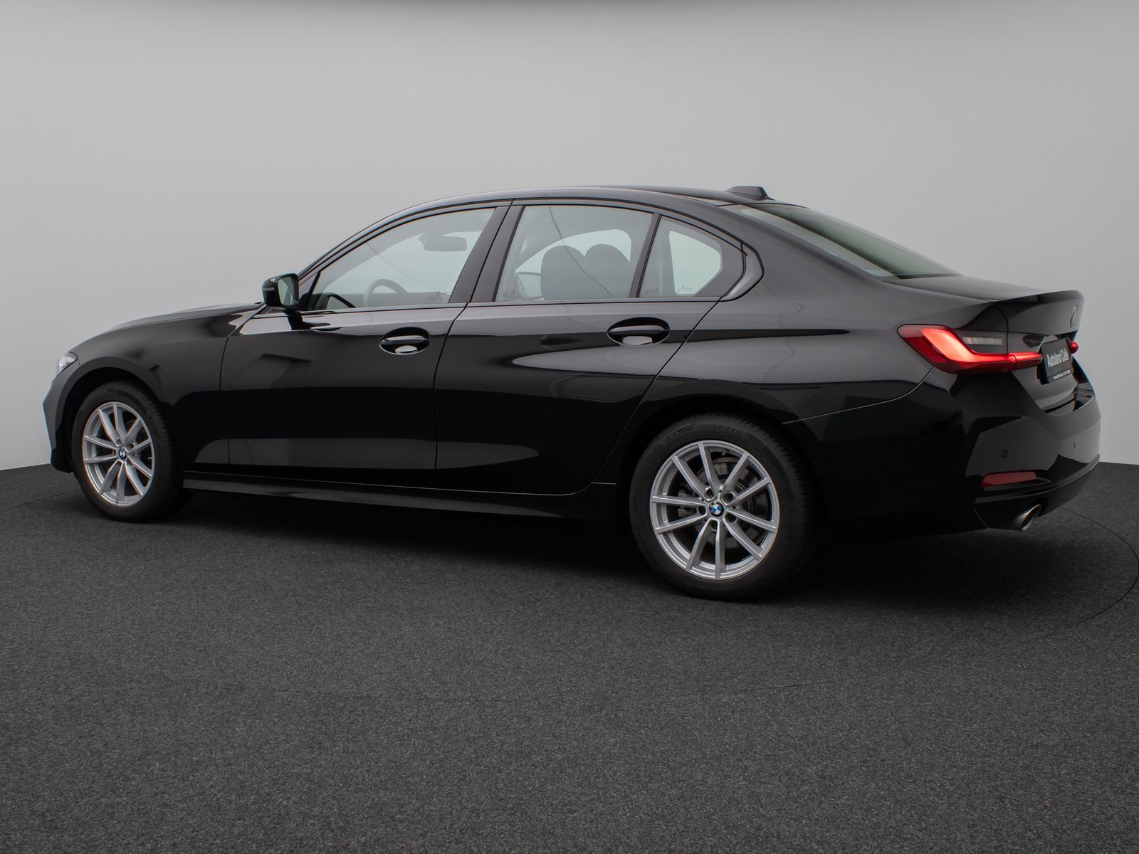 Fahrzeugabbildung BMW 318i DAB PDC Widscreen Geschwindigkeitsreg LED