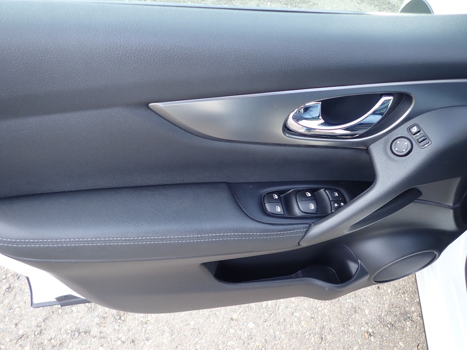 Fahrzeugabbildung Nissan Qashqai N-Connecta 1.3 DIG-T 160PS DCT