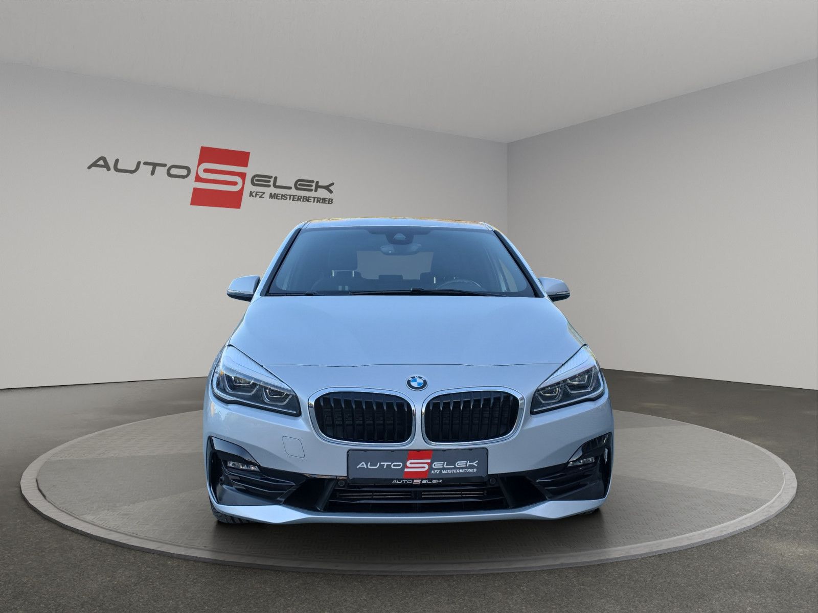 Fahrzeugabbildung BMW 2 Active Tourer 218 d Sport Line Sport-Automatik