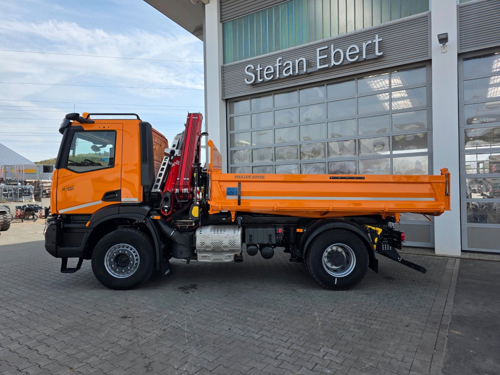 Fahrzeugabbildung Iveco X-Way AD190X54/P Fassi F125AC.1.24 Funk AHK