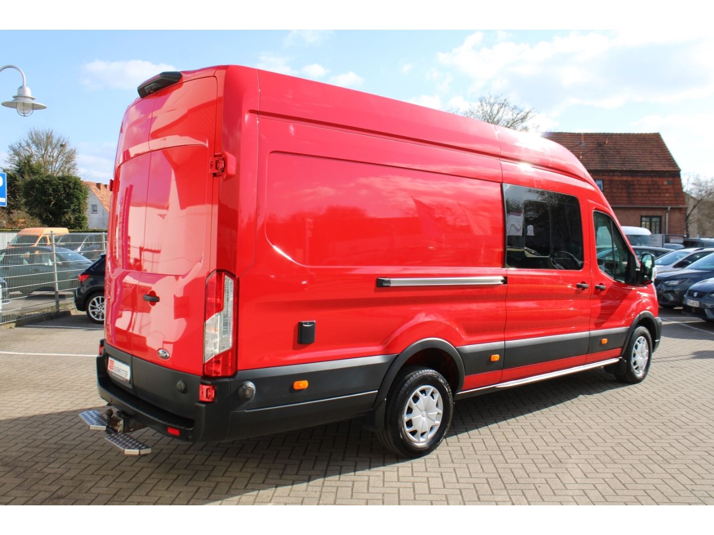 Fahrzeugabbildung Ford Transit 350L4 Kasten DoKa Trend StHZg AHK RFK GR