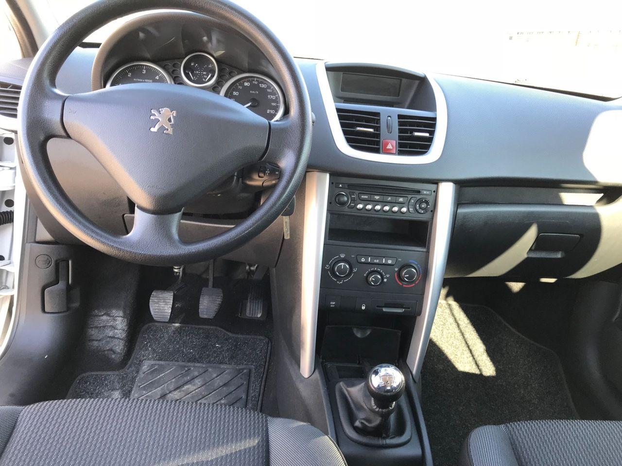 Peugeot 207 2013 — photo 8