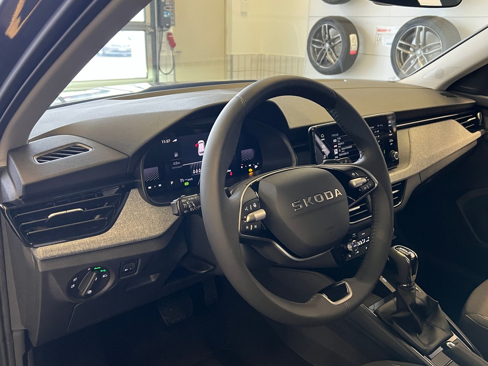 Fahrzeugabbildung SKODA Kamiq Selection 1.0 TSI DSG *AHK, LED, Komfortpa